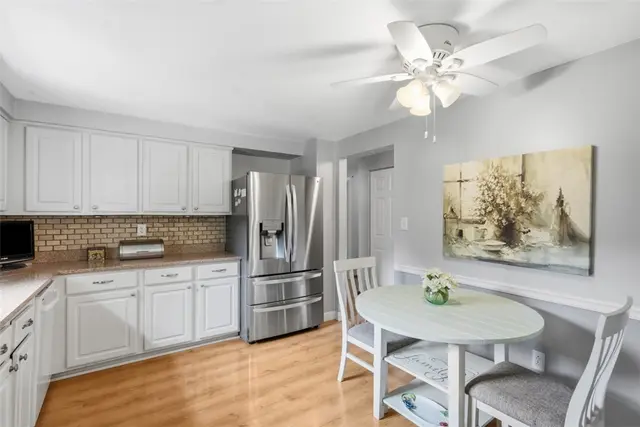 4996 Graphic Dr gallery image 7