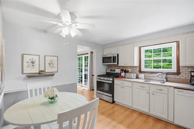 4996 Graphic Dr gallery image 8