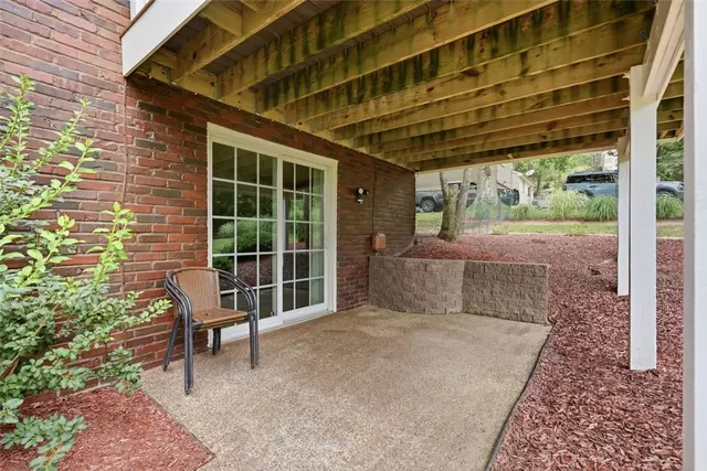 4996 Graphic Dr gallery image 9