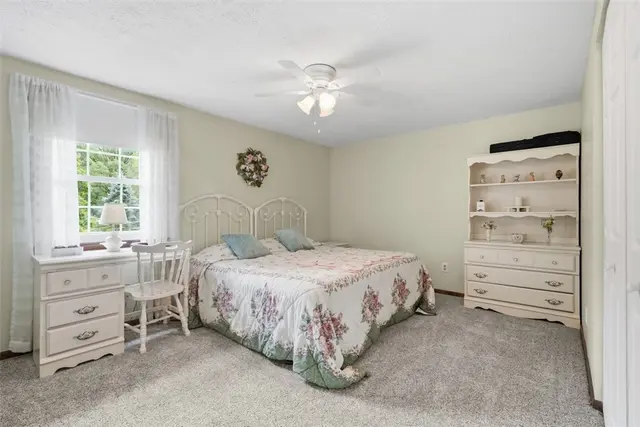 4996 Graphic Dr gallery image 10