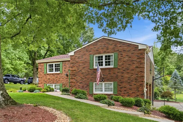 4996 Graphic Dr gallery image 18