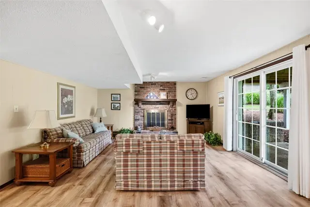 4996 Graphic Dr gallery image 19