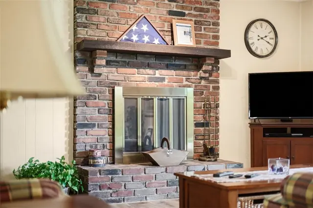 4996 Graphic Dr gallery image 31