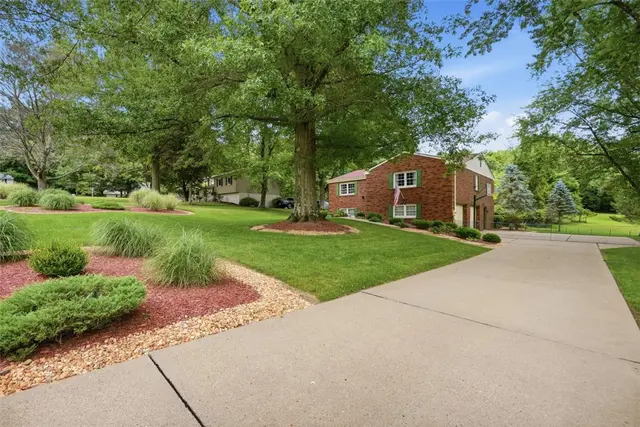 4996 Graphic Dr gallery image 35
