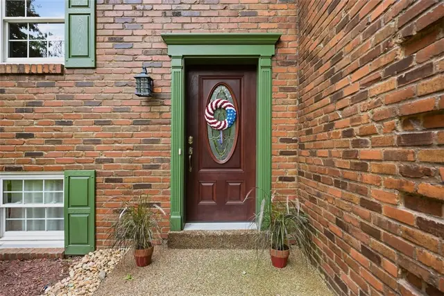 4996 Graphic Dr gallery image 39