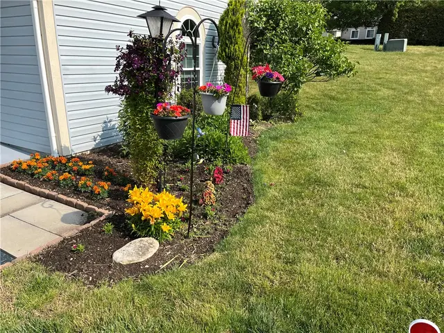 50 Blueberry Ln gallery image 2