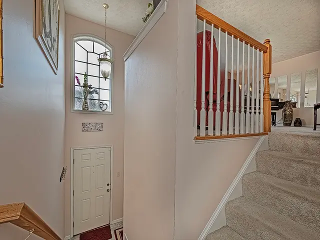 5003 Foxwood Ct gallery image 2