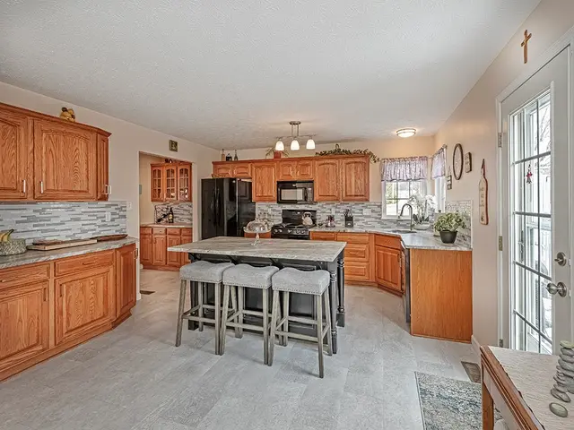 5003 Foxwood Ct gallery image 7
