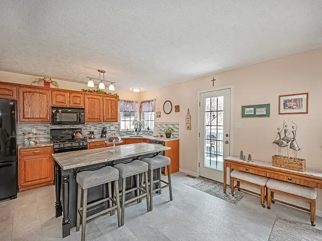 5003 Foxwood Ct gallery image 8