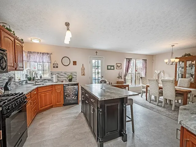 5003 Foxwood Ct gallery image 9