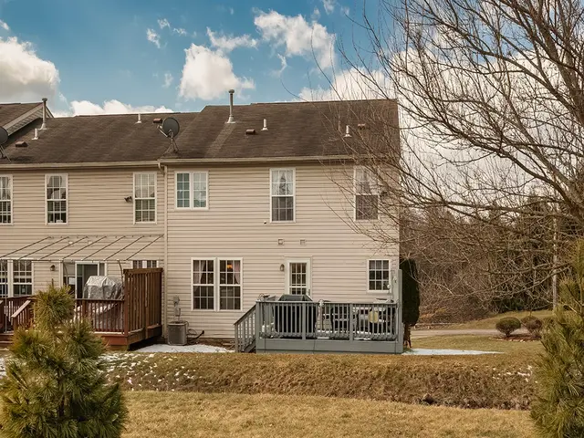 5003 Foxwood Ct gallery image 30