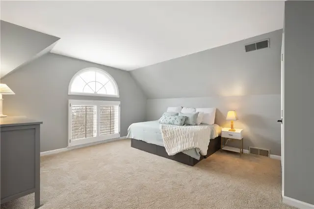 501 Hillside gallery image 5