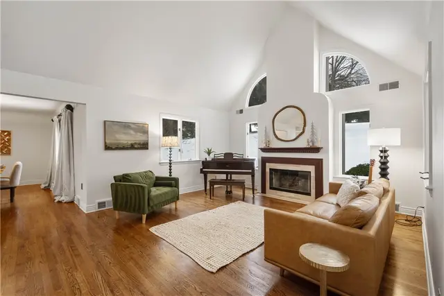 501 Hillside gallery image 7