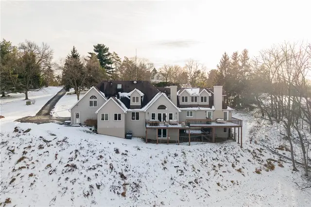 501 Hillside gallery image 9