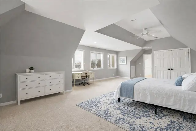 501 Hillside gallery image 21