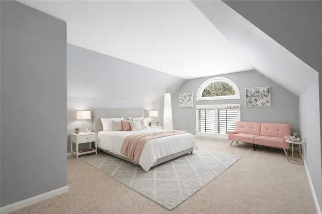 501 Hillside gallery image 26