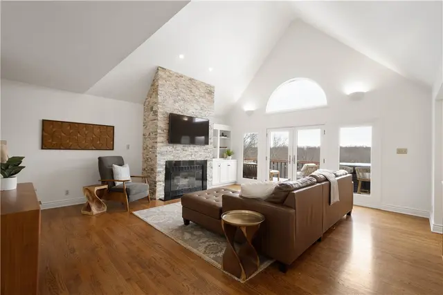 501 Hillside gallery image 27