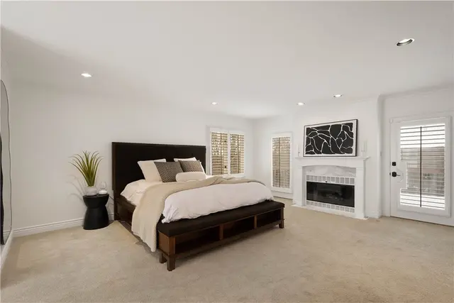 501 Hillside gallery image 32