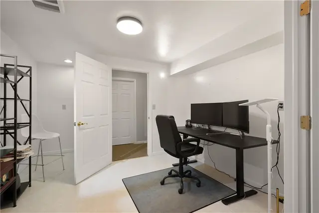 501 Hillside gallery image 33