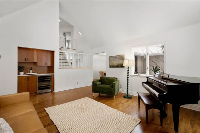 501 Hillside gallery image 34