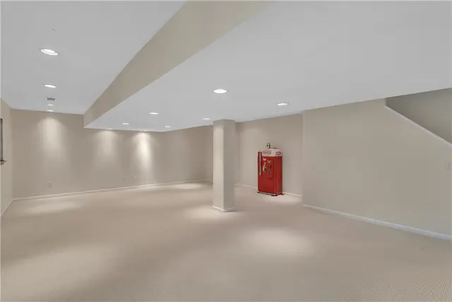 501 Linden Court gallery image 10