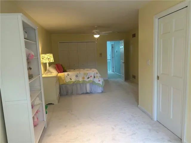 501 Linden Court gallery image 17