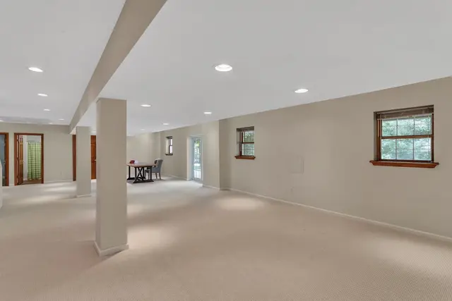 501 Linden Court gallery image 29