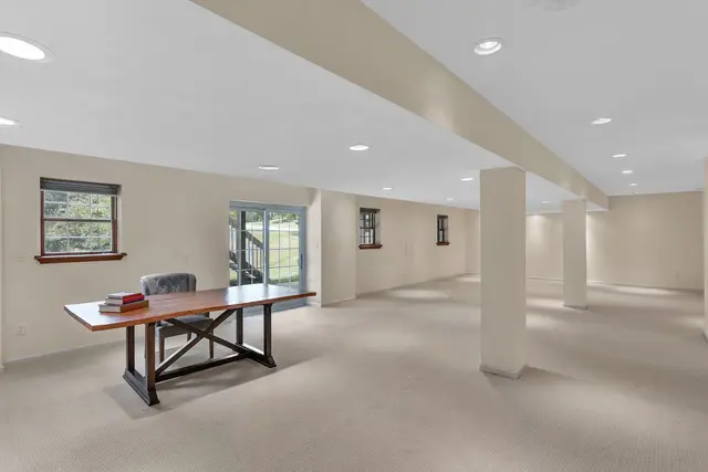501 Linden Court gallery image 33