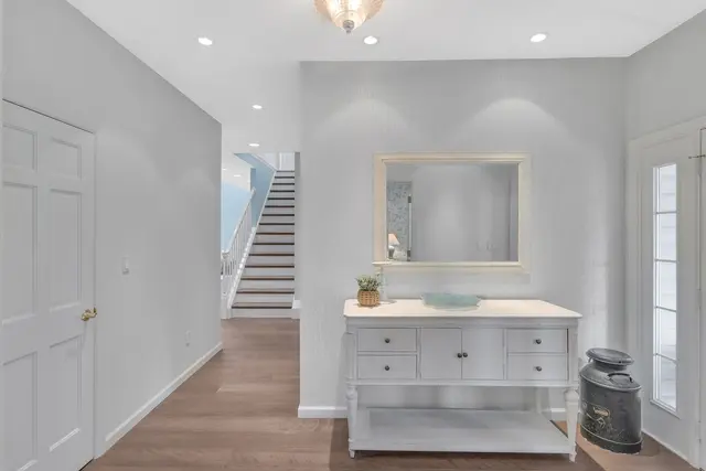 501 Linden Court gallery image 37