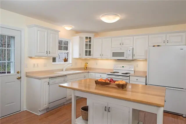 501 Northglen Court gallery image 3