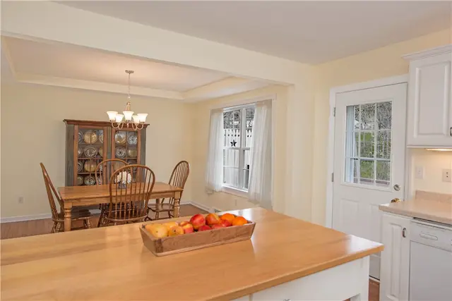 501 Northglen Court gallery image 4