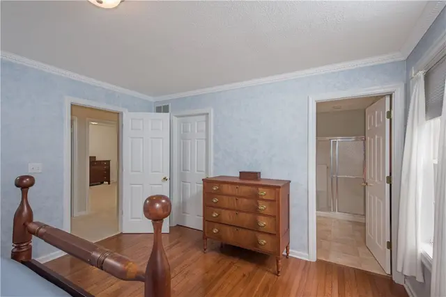 501 Northglen Court gallery image 16