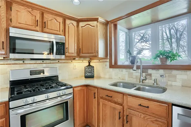 501 Saint Phillips Ct gallery image 34
