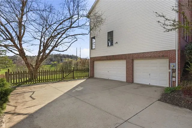 5010 Northfield Drive gallery image 6