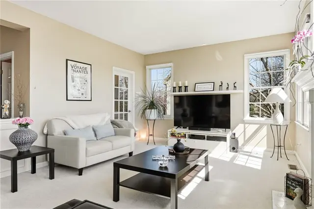 5010 Northfield Drive gallery image 9