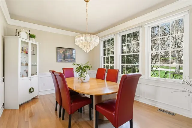 5010 Northfield Drive gallery image 20