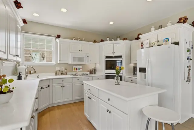 5010 Northfield Drive gallery image 26
