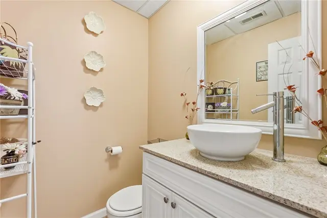 5010 Northfield Drive gallery image 27