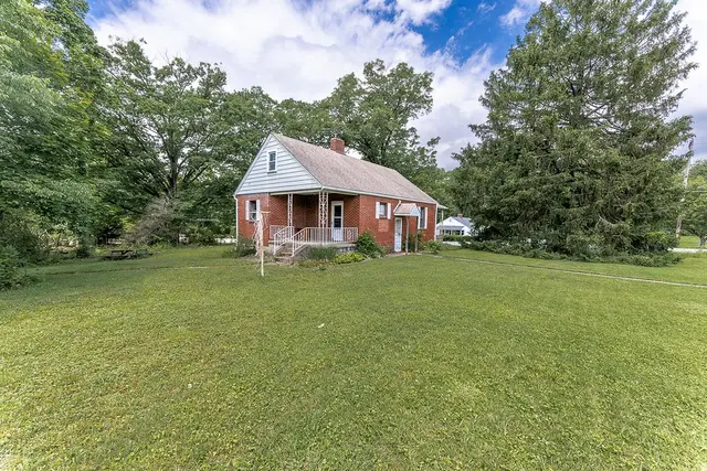 502 Bairdford Rd gallery image 2
