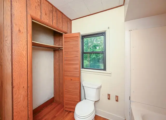 502 Bairdford Rd gallery image 9