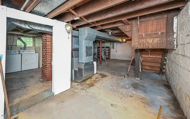 502 Bairdford Rd gallery image 10