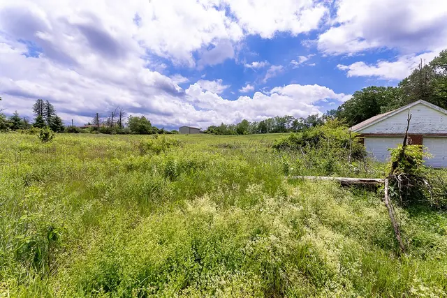 502 Bairdford Rd gallery image 18