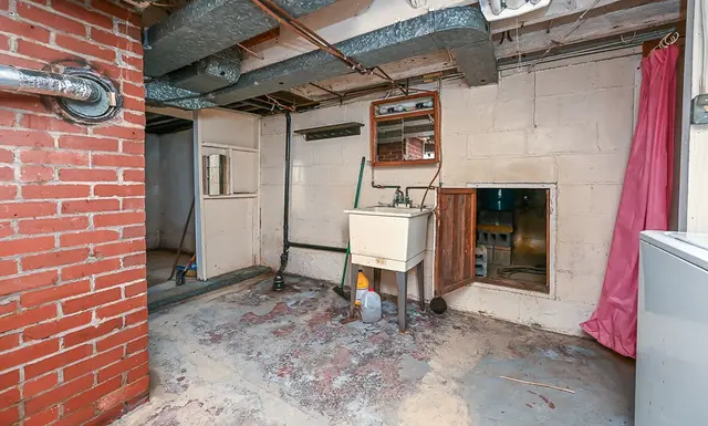 502 Bairdford Rd gallery image 30