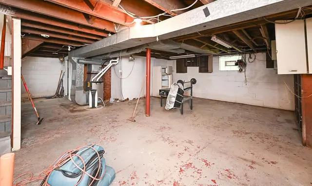 502 Bairdford Rd gallery image 33