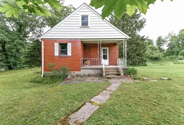 502 Bairdford Rd gallery image 35
