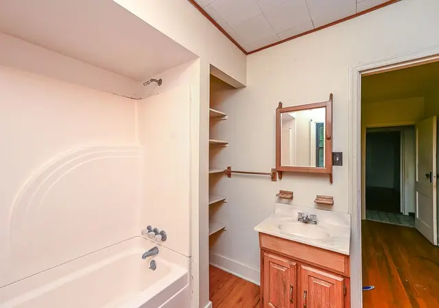 502 Bairdford Rd gallery image 36