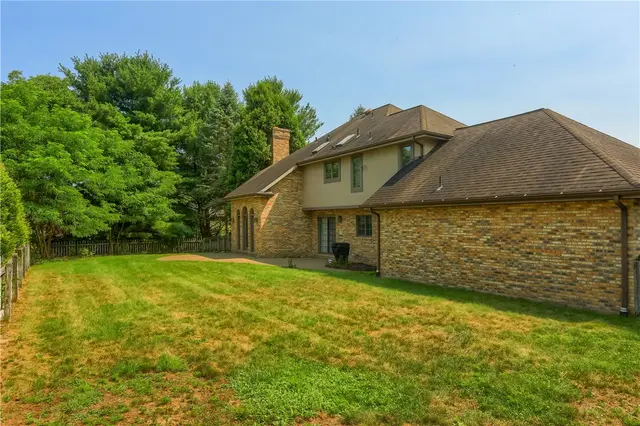 502 Colony Ct gallery image 6