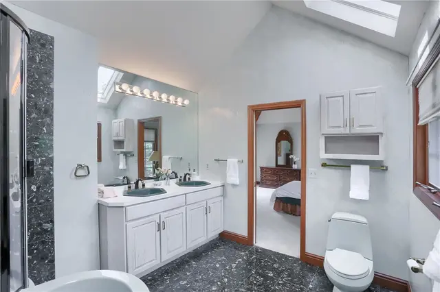 502 Colony Ct gallery image 26