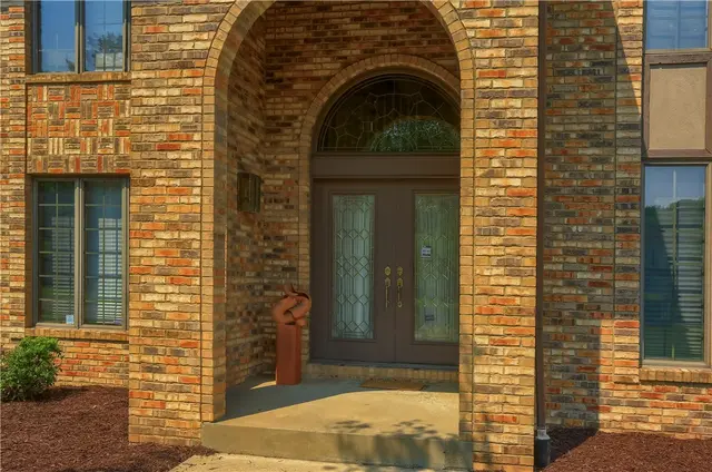 502 Colony Ct gallery image 35
