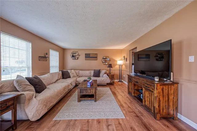 5020 Foxwood Ct gallery image 4